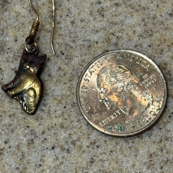 Vintage Bronze Kitty Cat Earrings - Picture 3 of 4